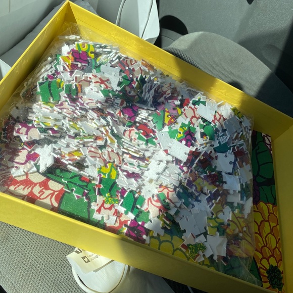 VIP Gift Gucci Puzzle - Picture 2 of 3